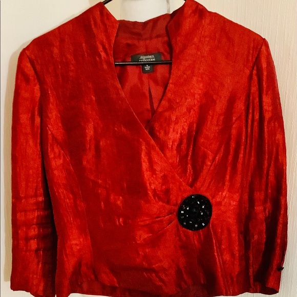 ❤️5/$15 Stunning Blazer Accented w/Brooch - Picture 2 of 7